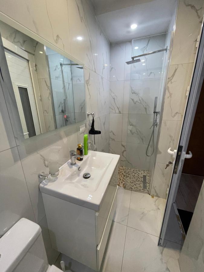 Downtown Modern Studio Apartment Tirana Exterior foto