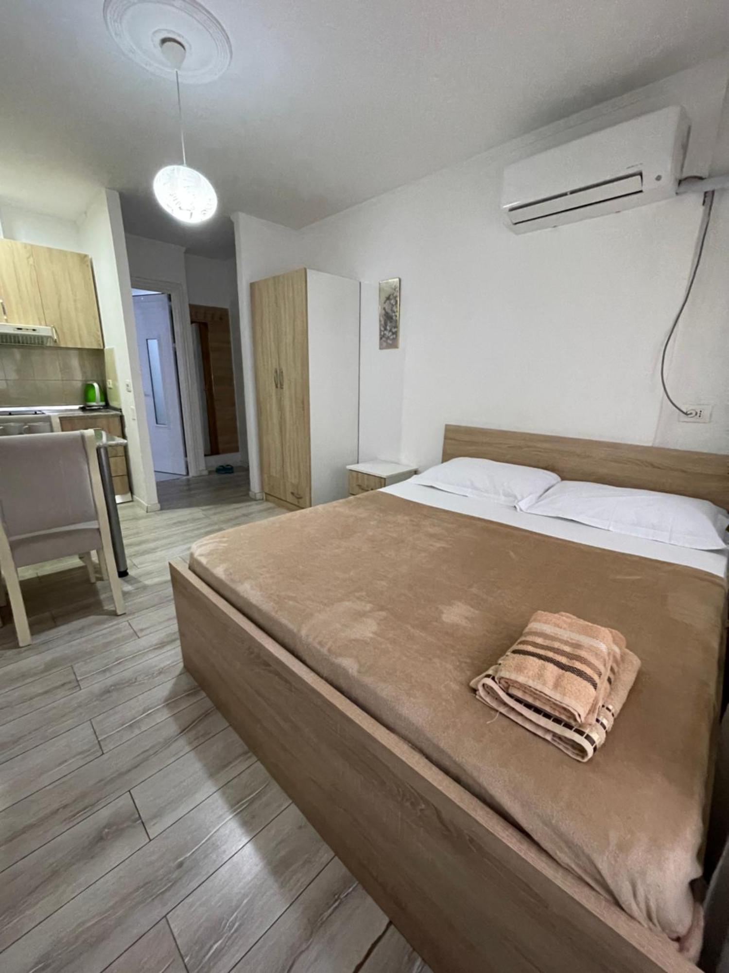 Downtown Modern Studio Apartment Tirana Exterior foto