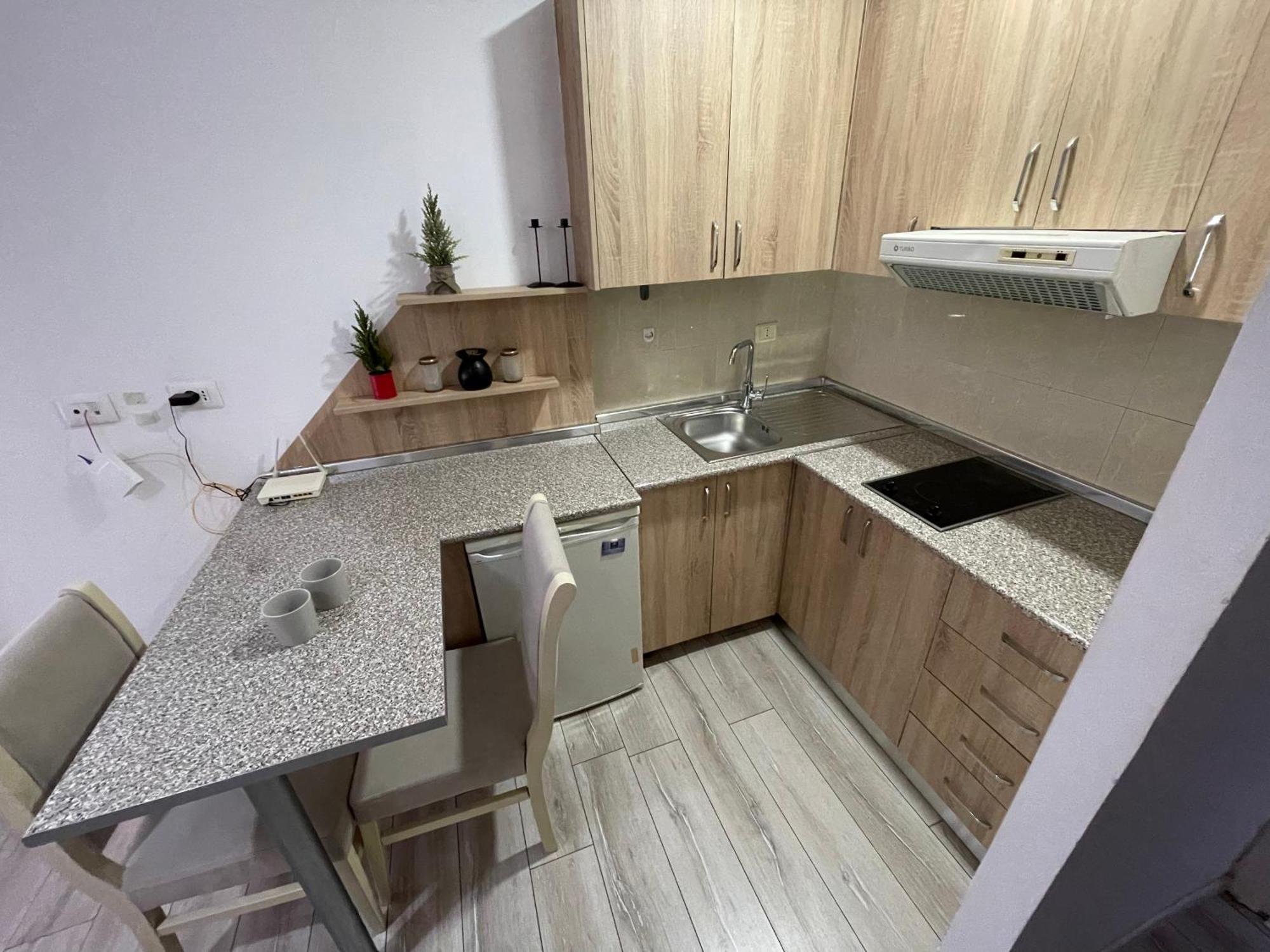 Downtown Modern Studio Apartment Tirana Exterior foto