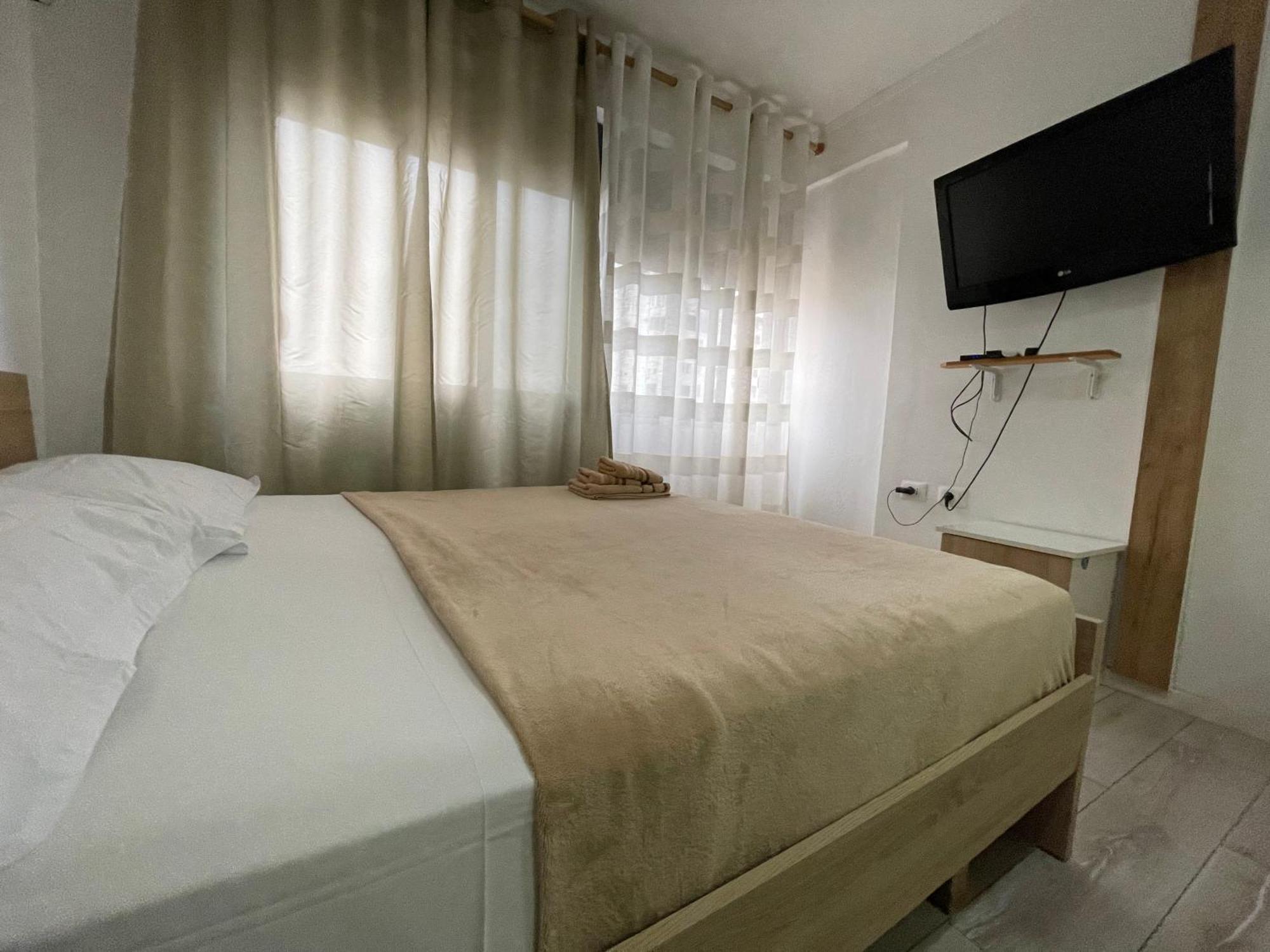 Downtown Modern Studio Apartment Tirana Exterior foto